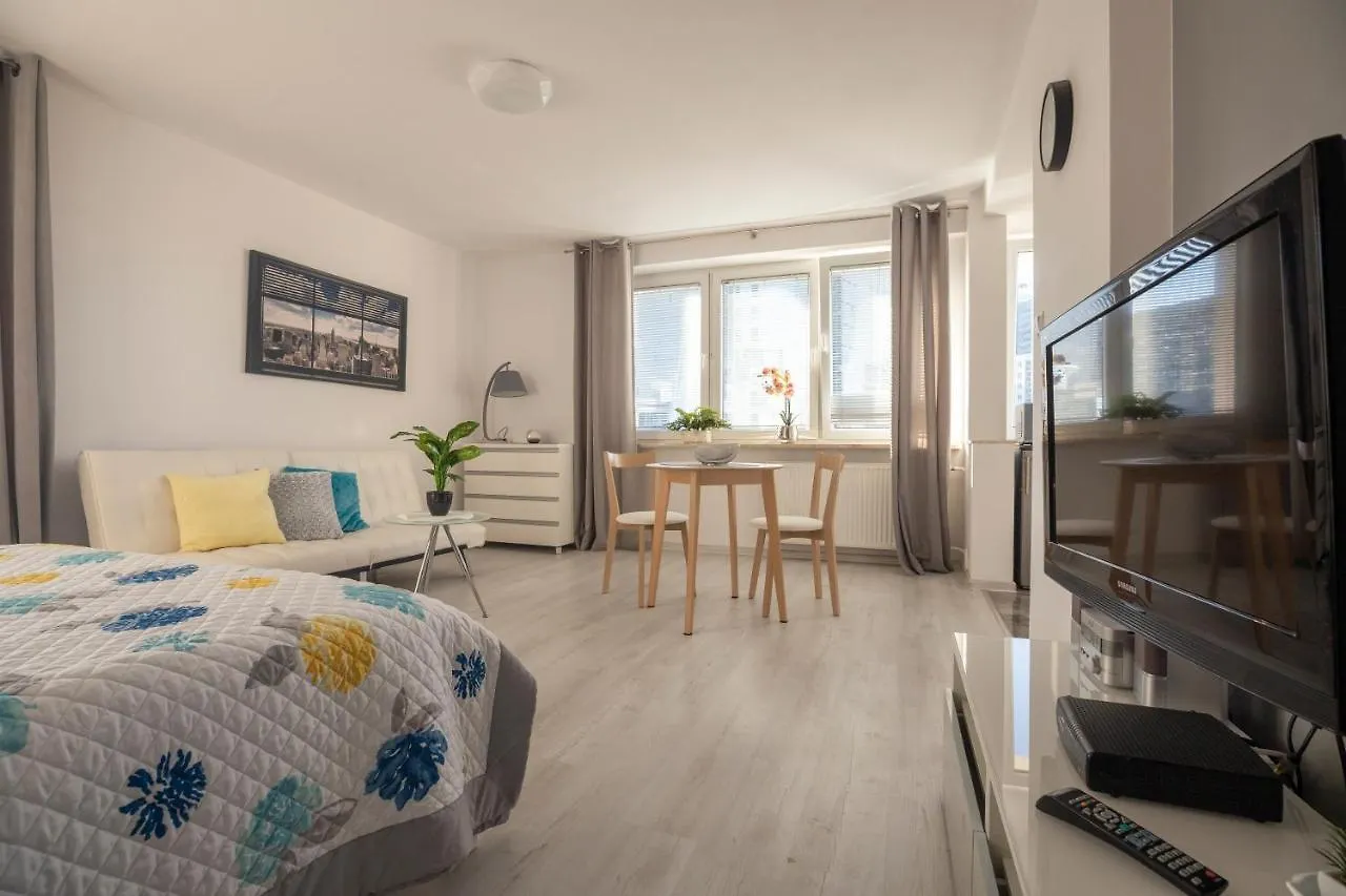 Ac And Fast Wifi Modern Big Studio Apartment Emilii Plater 55 Warszawa Polen